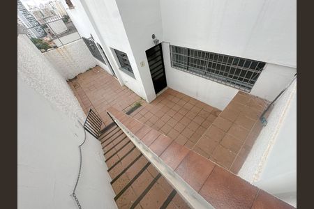 Casa à venda com 300m², 5 quartos e 4 vagas Casa à venda com 300m², 5 quartos e 4 vagasQuintal