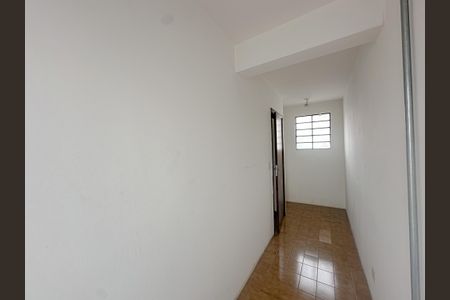 Casa à venda com 300m², 5 quartos e 4 vagas Casa à venda com 300m², 5 quartos e 4 vagasCorredor