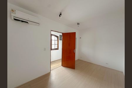 Casa à venda com 300m², 5 quartos e 4 vagas Casa à venda com 300m², 5 quartos e 4 vagasQuarto 3