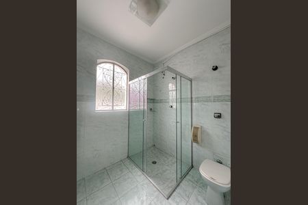 Casa à venda com 300m², 5 quartos e 4 vagas Casa à venda com 300m², 5 quartos e 4 vagasBanheiro 2