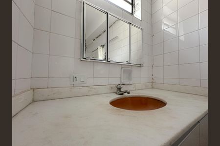 Casa à venda com 300m², 5 quartos e 4 vagas Casa à venda com 300m², 5 quartos e 4 vagasBanheiro