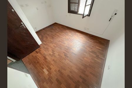 Casa à venda com 300m², 5 quartos e 4 vagas Casa à venda com 300m², 5 quartos e 4 vagasQuarto 5