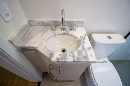 Apartamento para alugar com 69m², 2 quartos e 2 vagas Apartamento para alugar com 69m², 2 quartos e 2 vagasBanheiro da Suíte