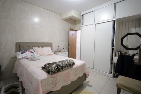 Casa à venda com 125m², 4 quartos e 2 vagasQuarto Suíte