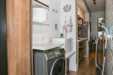 Apartamento à venda com 84m², 2 quartos e 2 vagasCozinha e Área de Serviço