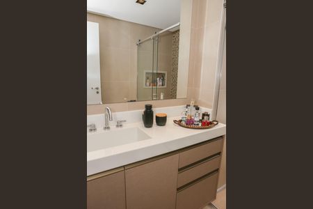 Apartamento à venda com 84m², 2 quartos e 2 vagasBanheiro da Suíte