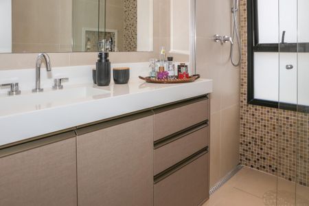 Apartamento à venda com 84m², 2 quartos e 2 vagasBanheiro da Suíte