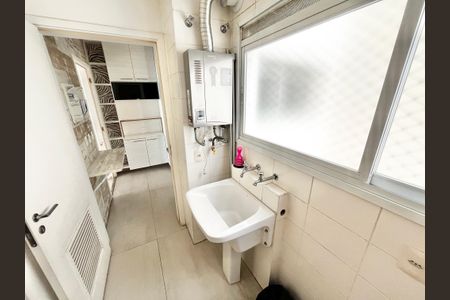 Apartamento à venda com 110m², 3 quartos e 2 vagas Apartamento à venda com 110m², 3 quartos e 2 vagasÁrea de Serviço