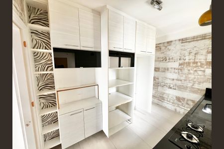 Apartamento à venda com 110m², 3 quartos e 2 vagas Apartamento à venda com 110m², 3 quartos e 2 vagasCozinha