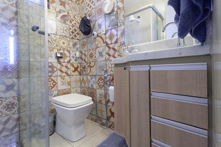 Apartamento à venda com 64m², 2 quartos e 2 vagas Apartamento à venda com 64m², 2 quartos e 2 vagasBanheiro social