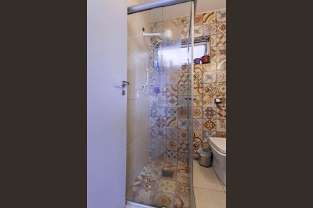 Apartamento à venda com 64m², 2 quartos e 2 vagas Apartamento à venda com 64m², 2 quartos e 2 vagasBanheiro social