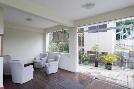 Apartamento à venda com 64m², 2 quartos e 2 vagas Apartamento à venda com 64m², 2 quartos e 2 vagasHall social