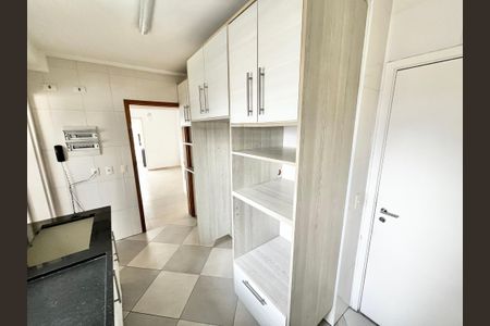 Apartamento à venda com 110m², 3 quartos e 2 vagasCozinha