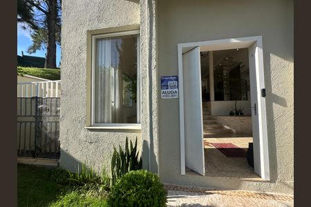 Casa de condomínio para alugar com 680m², 5 quartos e 6 vagas Casa de condomínio para alugar com 680m², 5 quartos e 6 vagasFachada