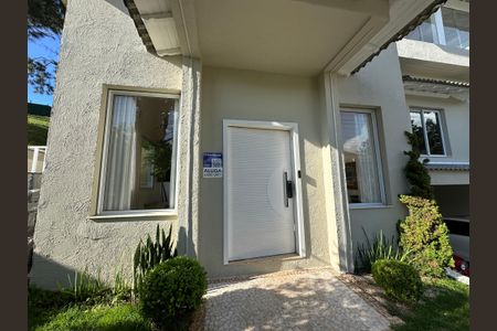 Casa de condomínio para alugar com 680m², 5 quartos e 6 vagas Casa de condomínio para alugar com 680m², 5 quartos e 6 vagasFachada