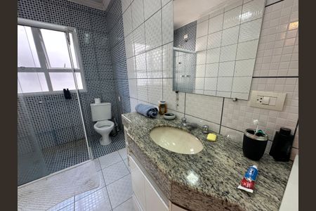 Casa de condomínio para alugar com 680m², 5 quartos e 6 vagas Casa de condomínio para alugar com 680m², 5 quartos e 6 vagasBanheiro da Suíte 3
