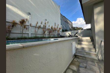 Casa de condomínio para alugar com 680m², 5 quartos e 6 vagas Casa de condomínio para alugar com 680m², 5 quartos e 6 vagasPiscina