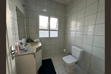 Casa de condomínio para alugar com 680m², 5 quartos e 6 vagas Casa de condomínio para alugar com 680m², 5 quartos e 6 vagasBanheiro da Suíte 4