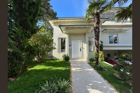 Casa de condomínio para alugar com 680m², 5 quartos e 6 vagas Casa de condomínio para alugar com 680m², 5 quartos e 6 vagasFachada