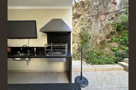 Casa de condomínio para alugar com 680m², 5 quartos e 6 vagas Casa de condomínio para alugar com 680m², 5 quartos e 6 vagasChurrasqueira