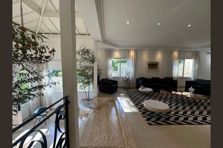 Casa de condomínio para alugar com 680m², 5 quartos e 6 vagas Casa de condomínio para alugar com 680m², 5 quartos e 6 vagasSala