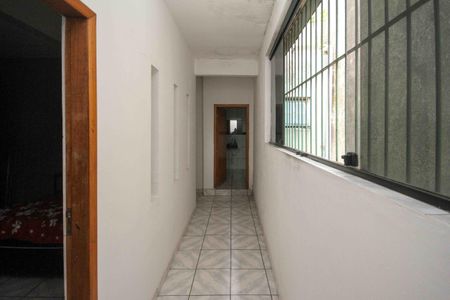 Casa à venda com 110m², 4 quartos e 2 vagas Casa à venda com 110m², 4 quartos e 2 vagasCorredor