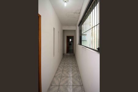 Casa à venda com 110m², 4 quartos e 2 vagas Casa à venda com 110m², 4 quartos e 2 vagasCorredor