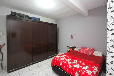 Casa à venda com 110m², 4 quartos e 2 vagas Casa à venda com 110m², 4 quartos e 2 vagasQuarto