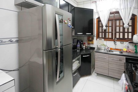 Casa à venda com 110m², 4 quartos e 2 vagas Casa à venda com 110m², 4 quartos e 2 vagasCozinha