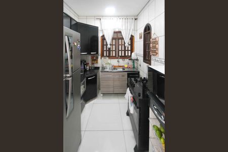 Casa à venda com 110m², 4 quartos e 2 vagas Casa à venda com 110m², 4 quartos e 2 vagasCozinha