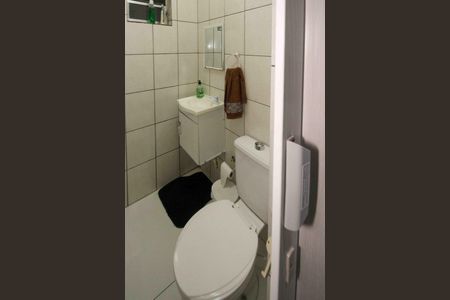 Casa à venda com 110m², 4 quartos e 2 vagas Casa à venda com 110m², 4 quartos e 2 vagasBanheiro 02