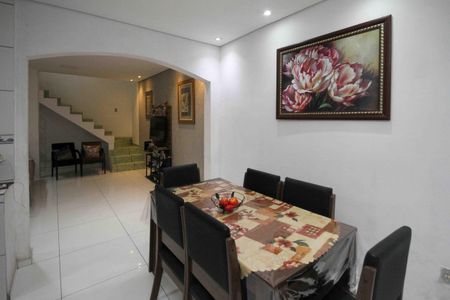 Casa à venda com 110m², 4 quartos e 2 vagas Casa à venda com 110m², 4 quartos e 2 vagasSala de Jantar