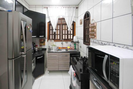 Casa à venda com 110m², 4 quartos e 2 vagas Casa à venda com 110m², 4 quartos e 2 vagasCozinha