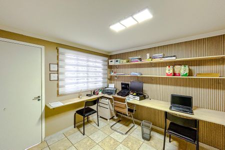 Casa para alugar com 170m², 3 quartos e 4 vagasEscritório