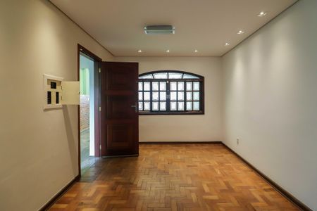 Casa para alugar com 125m², 3 quartos e 2 vagasSala