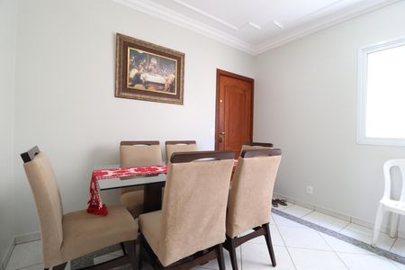 Sala de apartamento para alugar com 3 quartos, 70m² em Santa Mônica, Uberlândia