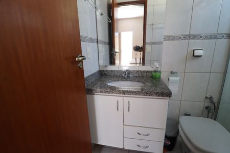 Apartamento para alugar com 70m², 3 quartos e 2 vagasBanheiro Social
