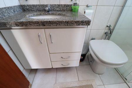 Apartamento para alugar com 70m², 3 quartos e 2 vagasBanheiro Social