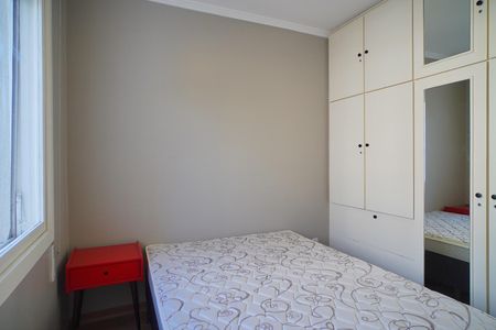 Quarto 1 de apartamento para alugar com 1 quarto, 50m² em Petrópolis, Porto Alegre