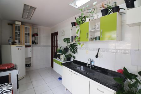 Apartamento à venda com 77m², 2 quartos e sem vagaCozinha e Área de Serviço