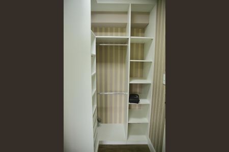 Apartamento para alugar com 135m², 3 quartos e 3 vagasSuíte 2 - Closet 