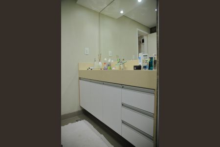 Apartamento para alugar com 135m², 3 quartos e 3 vagasSuíte 1 Banheiro 