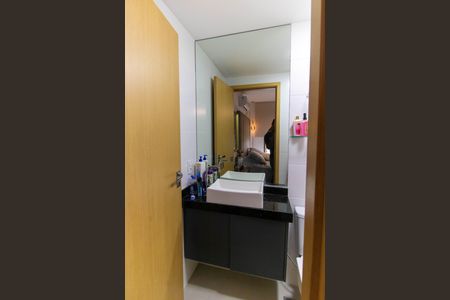 Apartamento à venda com 95m², 2 quartos e 2 vagasBanheiro da Suíte 2