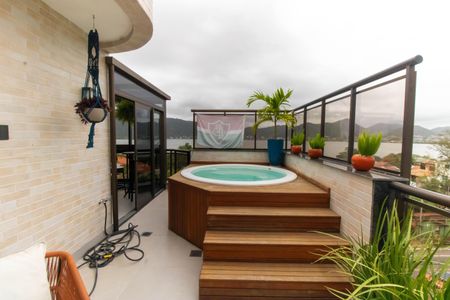 Apartamento à venda com 95m², 2 quartos e 2 vagasCobertura