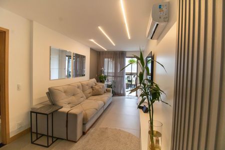 Sala de apartamento à venda com 2 quartos, 95m² em Piratininga, Niterói