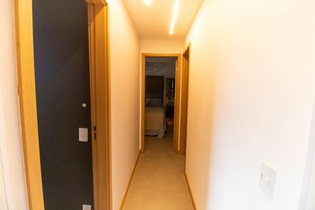 Apartamento à venda com 95m², 2 quartos e 2 vagasCorredor 