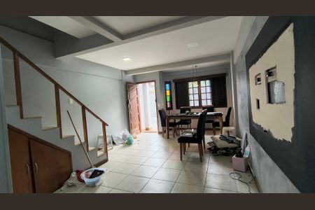 Sala de casa de condomínio para alugar com 3 quartos, 140m² em Recreio dos Bandeirantes, Rio de Janeiro
