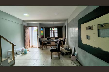 Sala de casa de condomínio para alugar com 3 quartos, 140m² em Recreio dos Bandeirantes, Rio de Janeiro