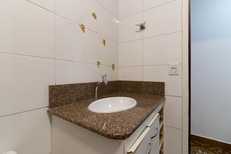 Casa para alugar com 150m², 4 quartos e 4 vagasCasa 1 - Banheiro