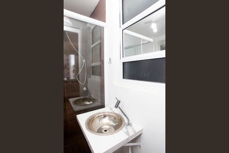 Banheiro de apartamento para alugar com 1 quarto, 43m² em Azenha, Porto Alegre